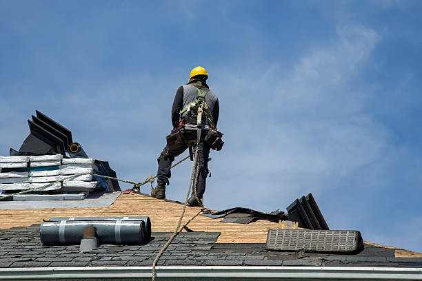 Professional Roofing technician working in Summitville, IN